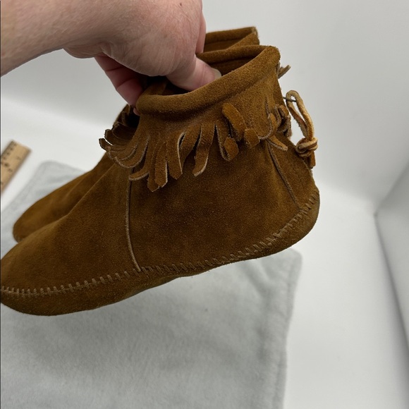 Vintage Moccasin Soft Bottom Ankle Suede Bootie’s With Fringe & Back Zip Closure - Picture 7 of 7